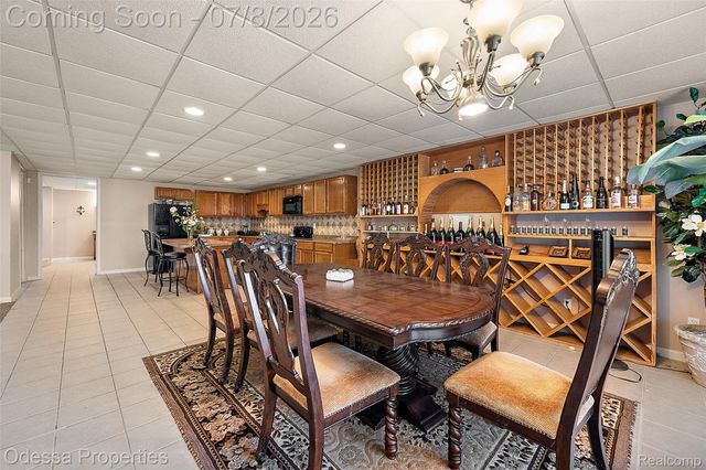 12984 Azure Drive, Shelby Charter Township, MI 48315