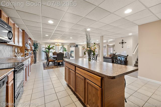 12984 Azure Drive, Shelby Charter Township, MI 48315