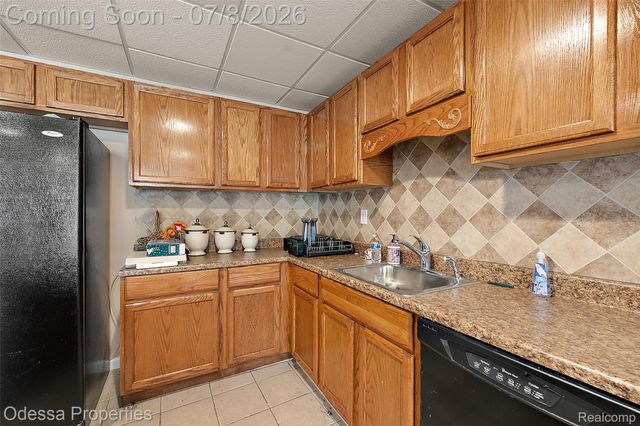 12984 Azure Drive, Shelby Charter Township, MI 48315