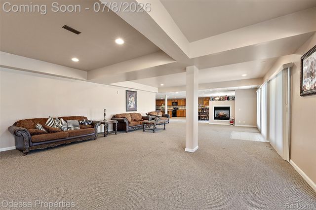 12984 Azure Drive, Shelby Charter Township, MI 48315