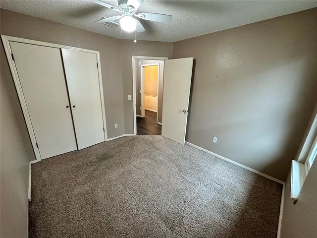 2221 NE 8th Street, Moore, OK 73160