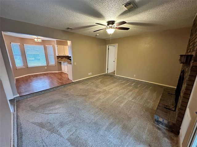 2221 NE 8th Street, Moore, OK 73160