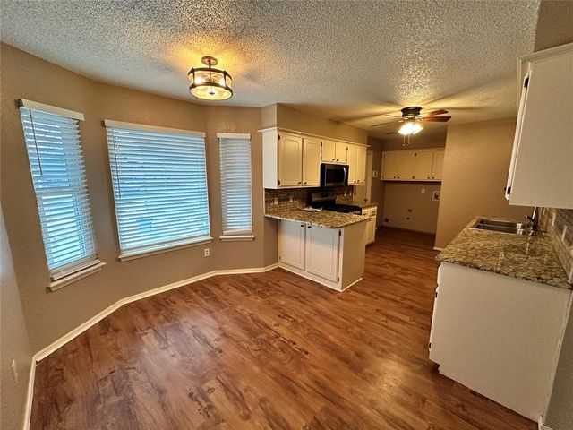 2221 NE 8th Street, Moore, OK 73160