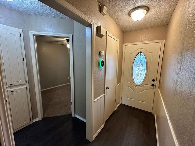 2221 NE 8th Street, Moore, OK 73160