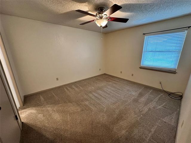 2221 NE 8th Street, Moore, OK 73160