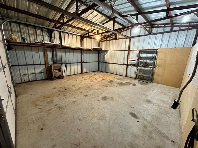 2221 NE 8th Street, Moore, OK 73160