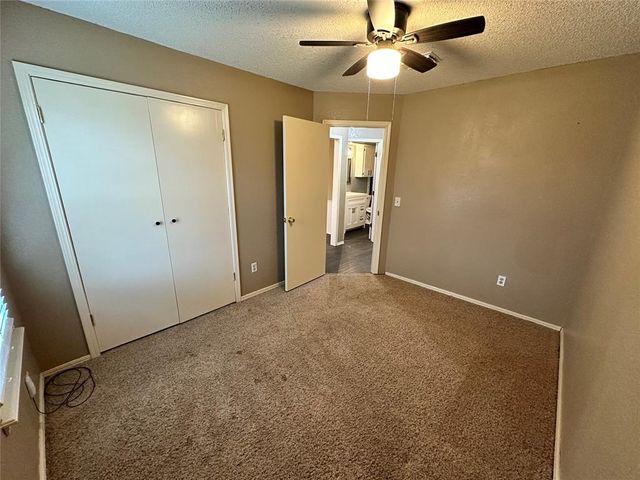 2221 NE 8th Street, Moore, OK 73160