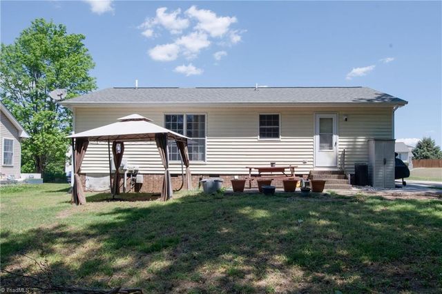 1852 Burch Run Drive, Burlington, NC 27217
