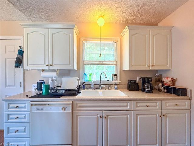1852 Burch Run Drive, Burlington, NC 27217