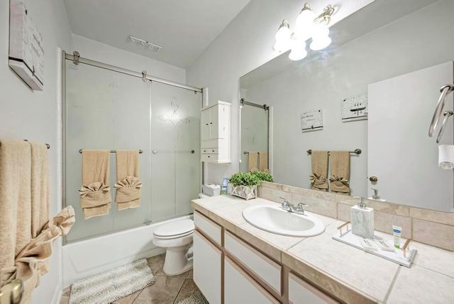 267 Mooring CIR A, Lakeway, TX 78734