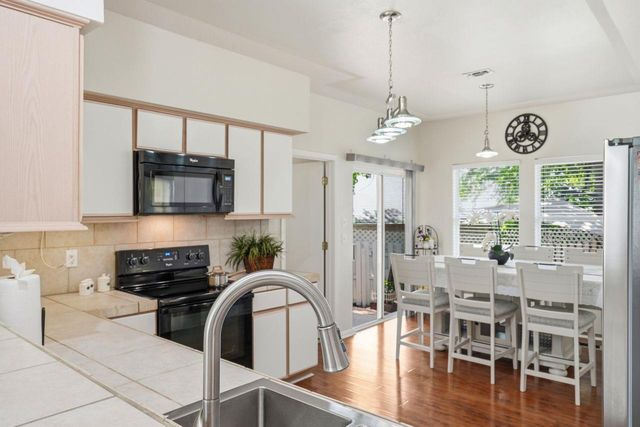 267 Mooring CIR A, Lakeway, TX 78734
