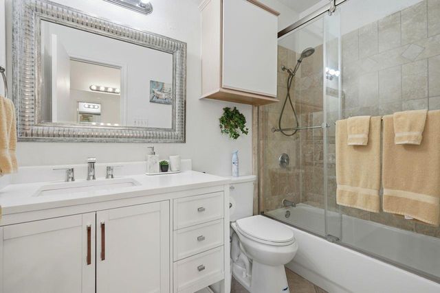 267 Mooring CIR A, Lakeway, TX 78734