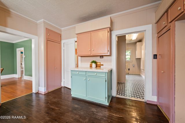 1114 S Court Street, Opelousas, LA 70570