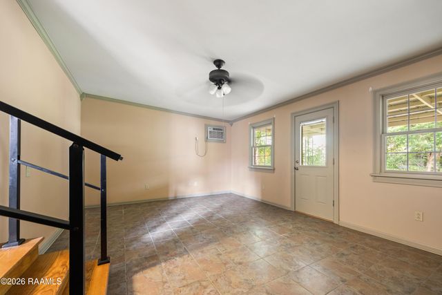 1114 S Court Street, Opelousas, LA 70570