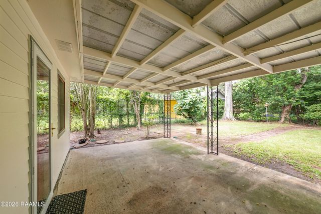 1114 S Court Street, Opelousas, LA 70570