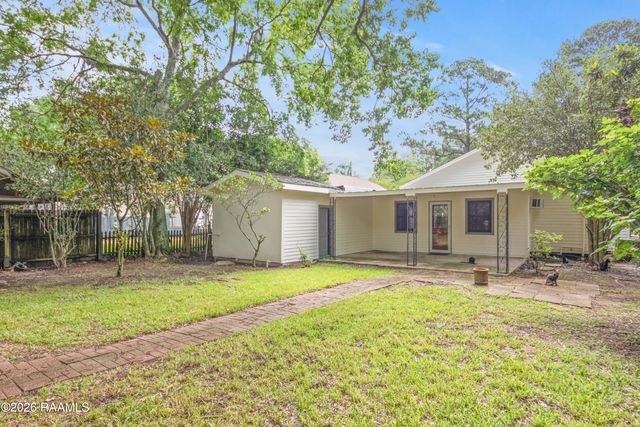 1114 S Court Street, Opelousas, LA 70570