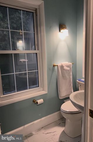 6 W CHURCH ST, Bordentown, NJ 08505