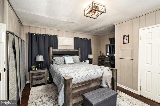 6 W CHURCH ST, Bordentown, NJ 08505