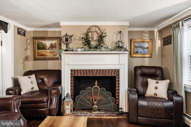 6 W CHURCH ST, Bordentown, NJ 08505