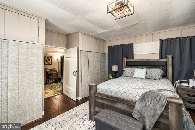 6 W CHURCH ST, Bordentown, NJ 08505