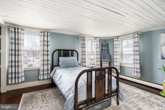 6 W CHURCH ST, Bordentown, NJ 08505