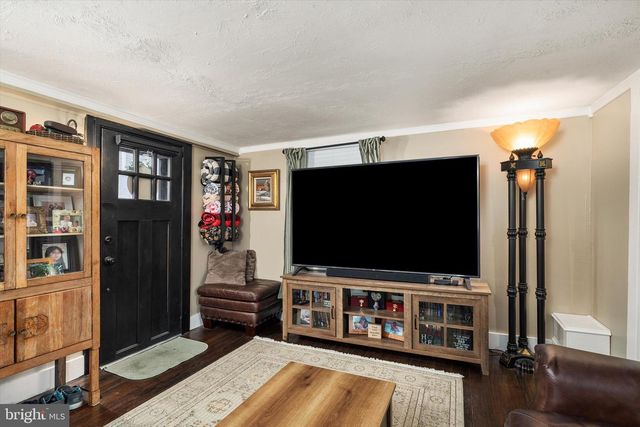 6 W CHURCH ST, Bordentown, NJ 08505