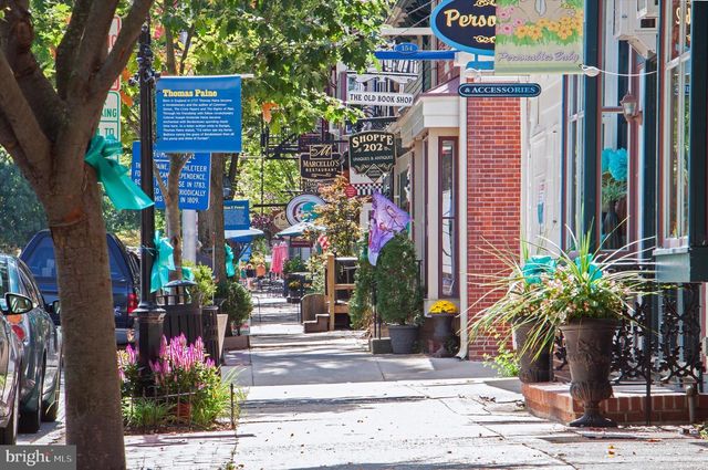 6 W CHURCH ST, Bordentown, NJ 08505