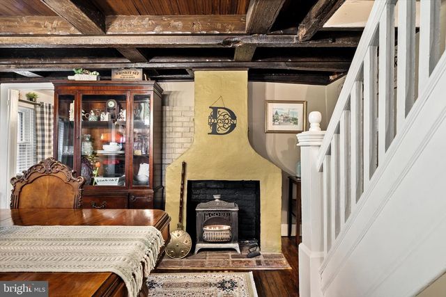 6 W CHURCH ST, Bordentown, NJ 08505