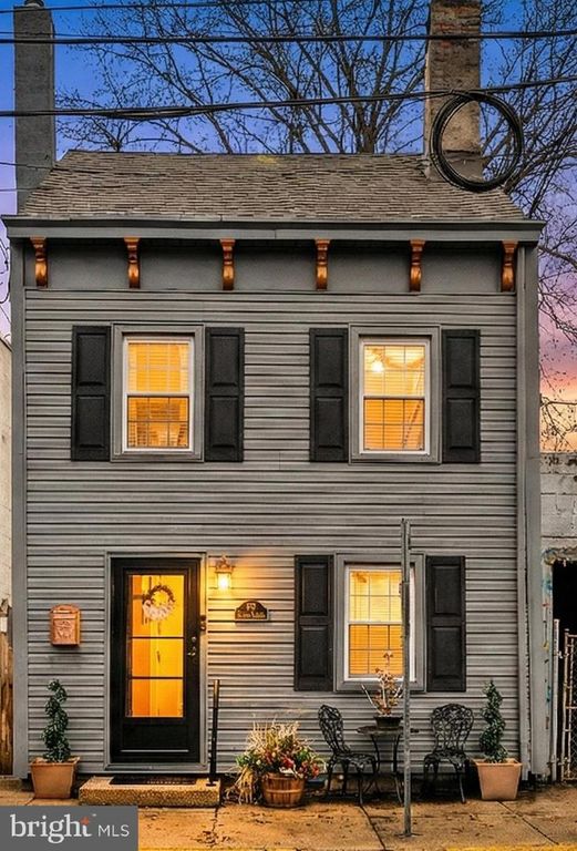 6 W CHURCH ST, Bordentown, NJ 08505