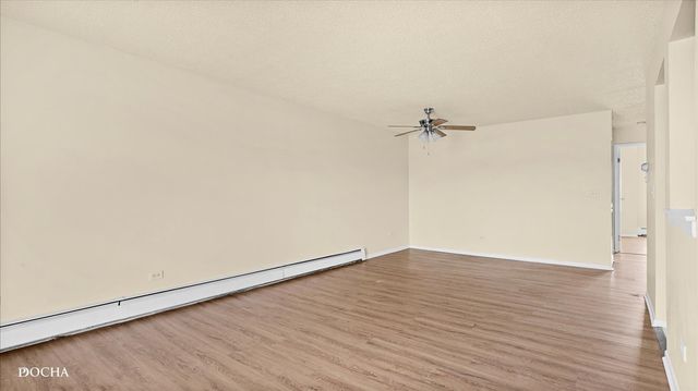 201 Gregory Street 15, Aurora, IL 60504