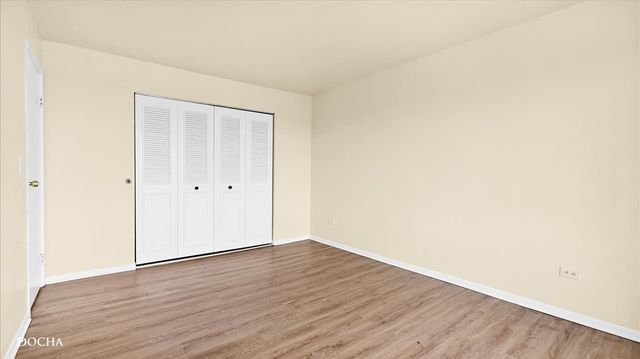 201 Gregory Street 15, Aurora, IL 60504