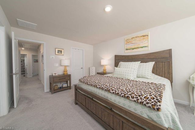 1828 Pheasant Trace Circle, Kernersville, NC 27284