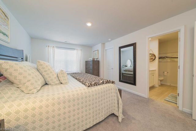 1828 Pheasant Trace Circle, Kernersville, NC 27284