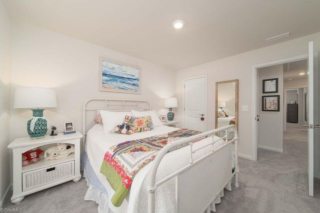 1828 Pheasant Trace Circle, Kernersville, NC 27284