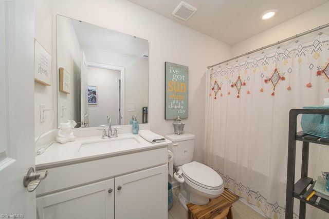 1828 Pheasant Trace Circle, Kernersville, NC 27284