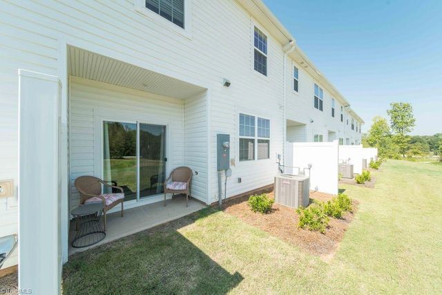 1828 Pheasant Trace Circle, Kernersville, NC 27284