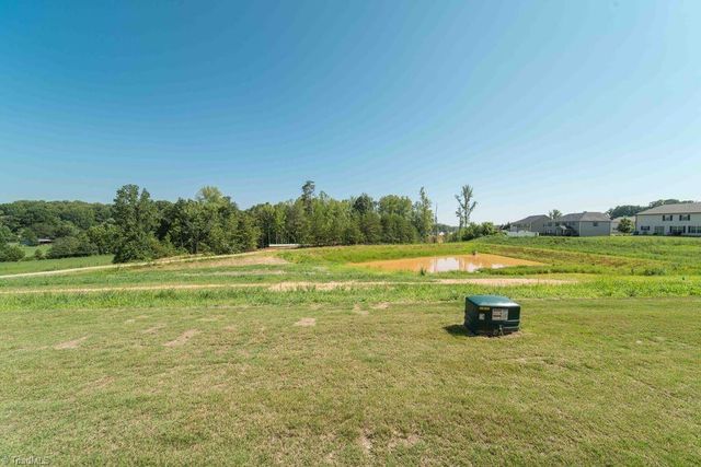 1828 Pheasant Trace Circle, Kernersville, NC 27284