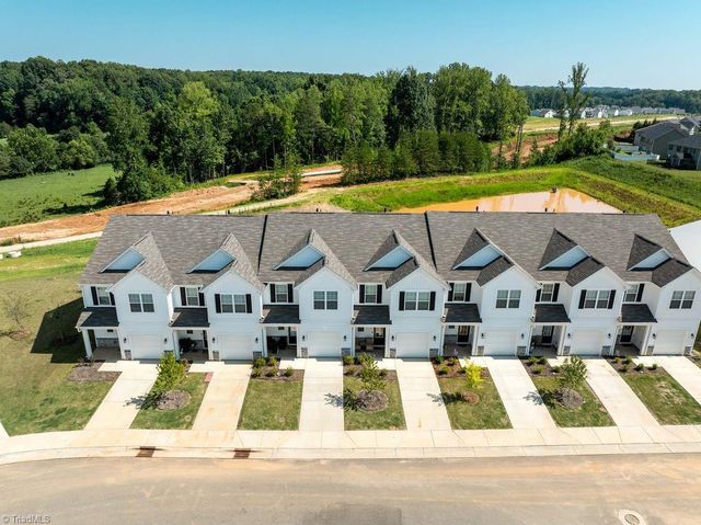 1828 Pheasant Trace Circle, Kernersville, NC 27284