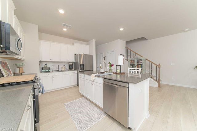 1828 Pheasant Trace Circle, Kernersville, NC 27284