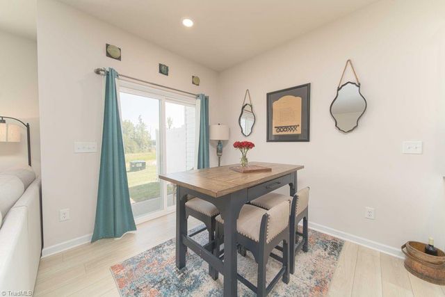 1828 Pheasant Trace Circle, Kernersville, NC 27284