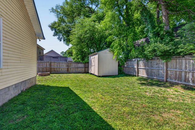 546 Albion Cir, Gallatin, TN 37066