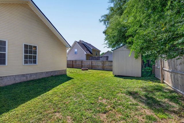 546 Albion Cir, Gallatin, TN 37066