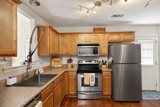 546 Albion Cir, Gallatin, TN 37066