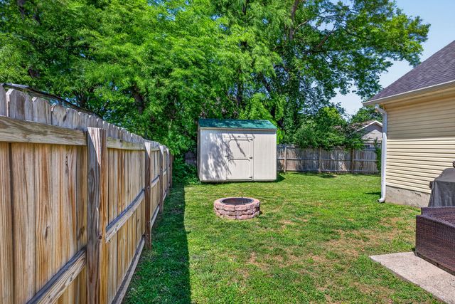 546 Albion Cir, Gallatin, TN 37066
