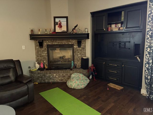 10300 Seneca Falls Avenue, Bakersfield, CA 93312