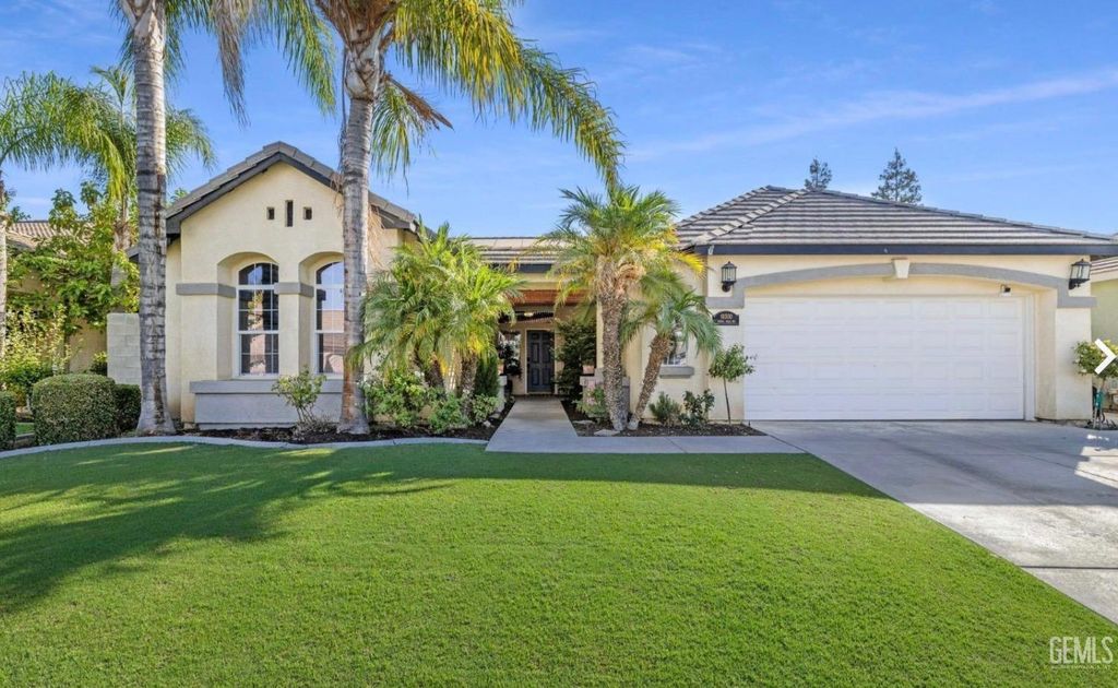 10300 Seneca Falls Avenue, Bakersfield, CA 93312