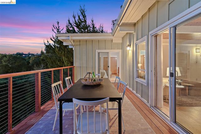 6741 Snake Rd, Oakland, CA 94611