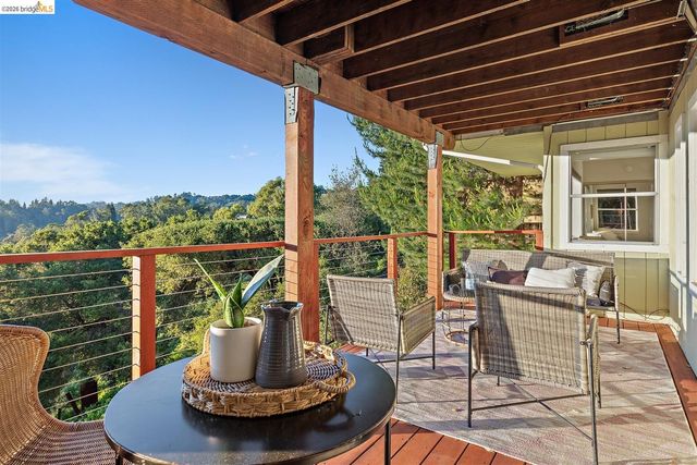 6741 Snake Rd, Oakland, CA 94611