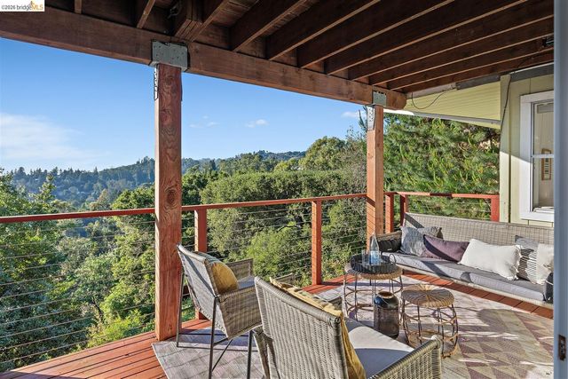 6741 Snake Rd, Oakland, CA 94611