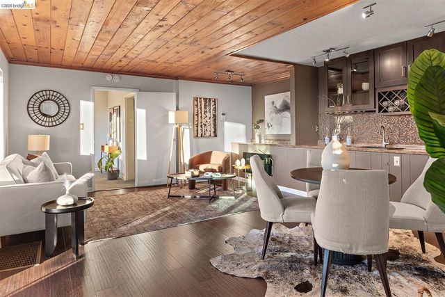 6741 Snake Rd, Oakland, CA 94611